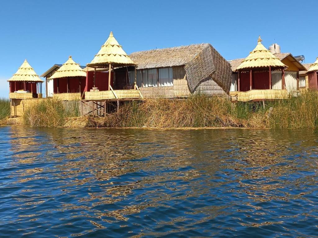 Uros Aruma-Uro On Uros Floating Islands Hotell Puno Exteriör bild