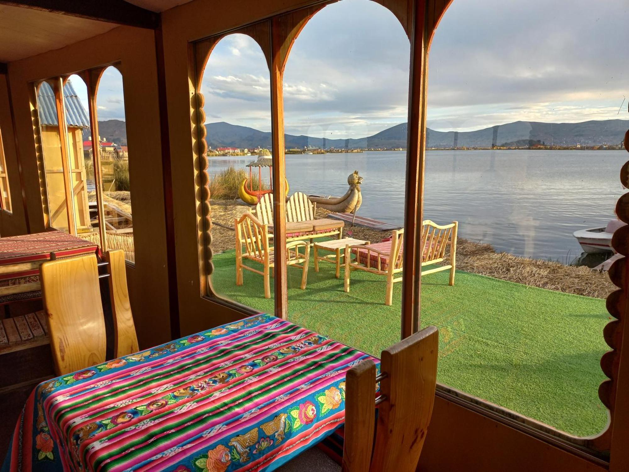 Uros Aruma-Uro On Uros Floating Islands Hotell Puno Exteriör bild