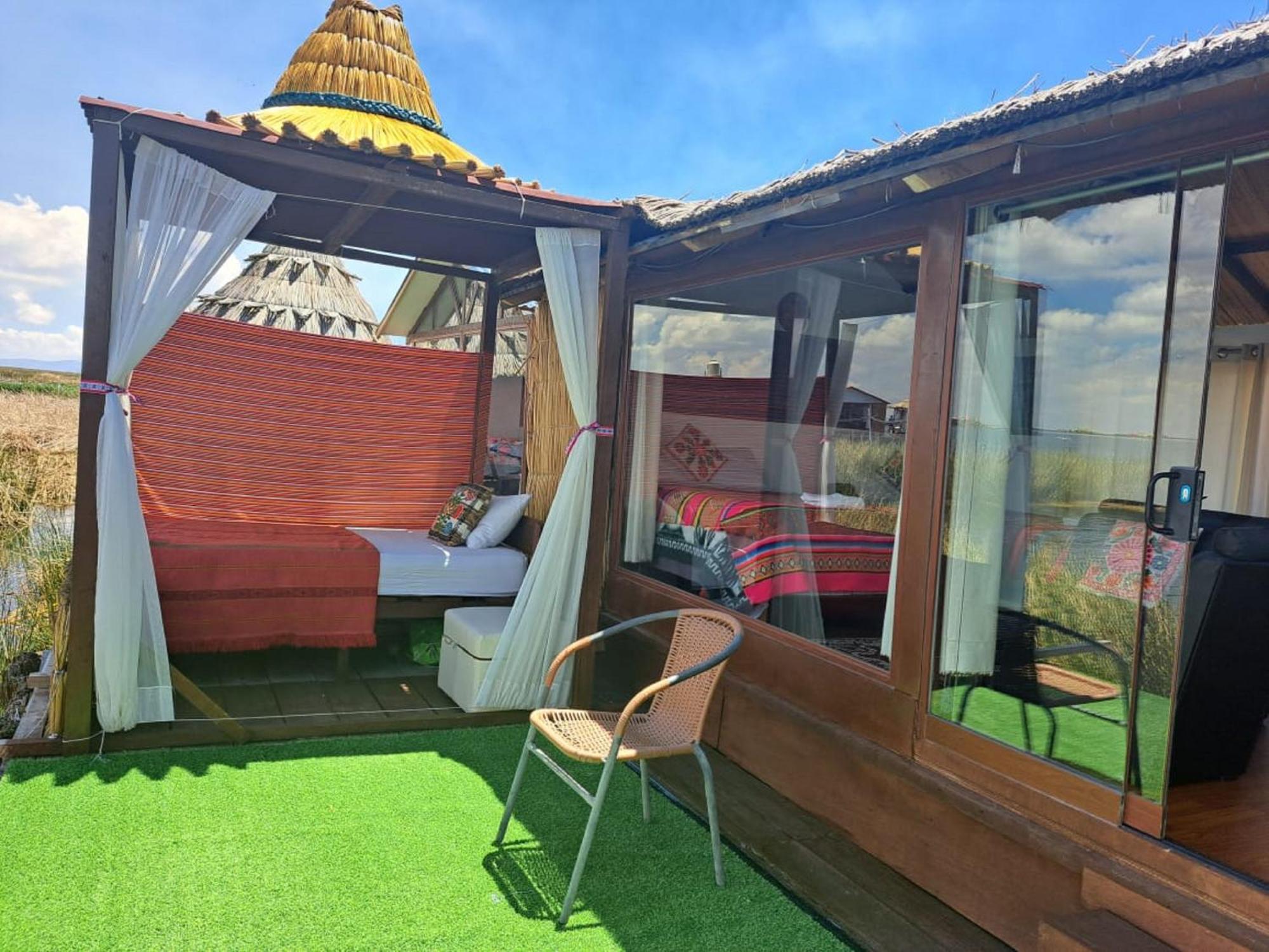 Uros Aruma-Uro On Uros Floating Islands Hotell Puno Exteriör bild