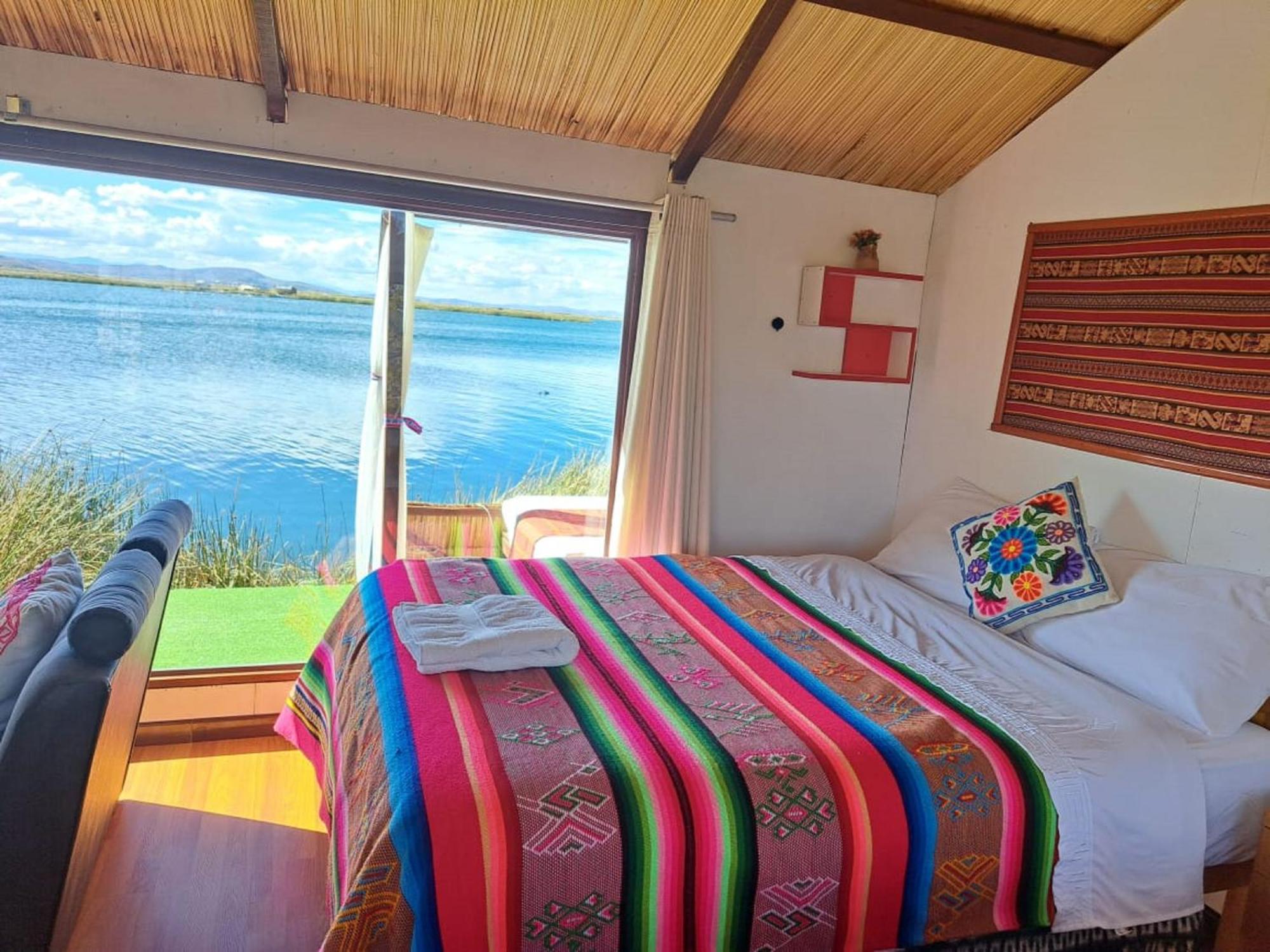Uros Aruma-Uro On Uros Floating Islands Hotell Puno Exteriör bild