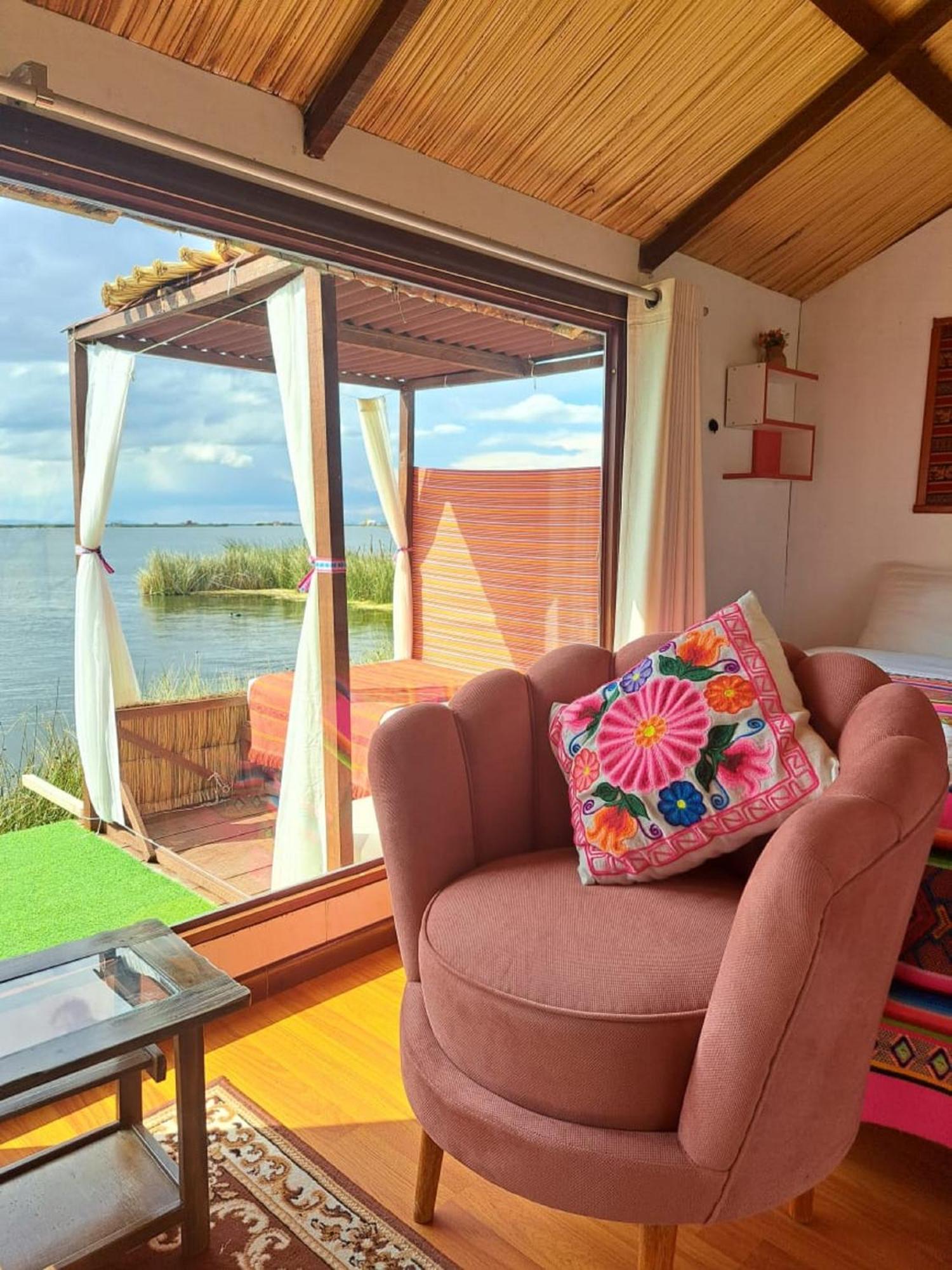 Uros Aruma-Uro On Uros Floating Islands Hotell Puno Exteriör bild