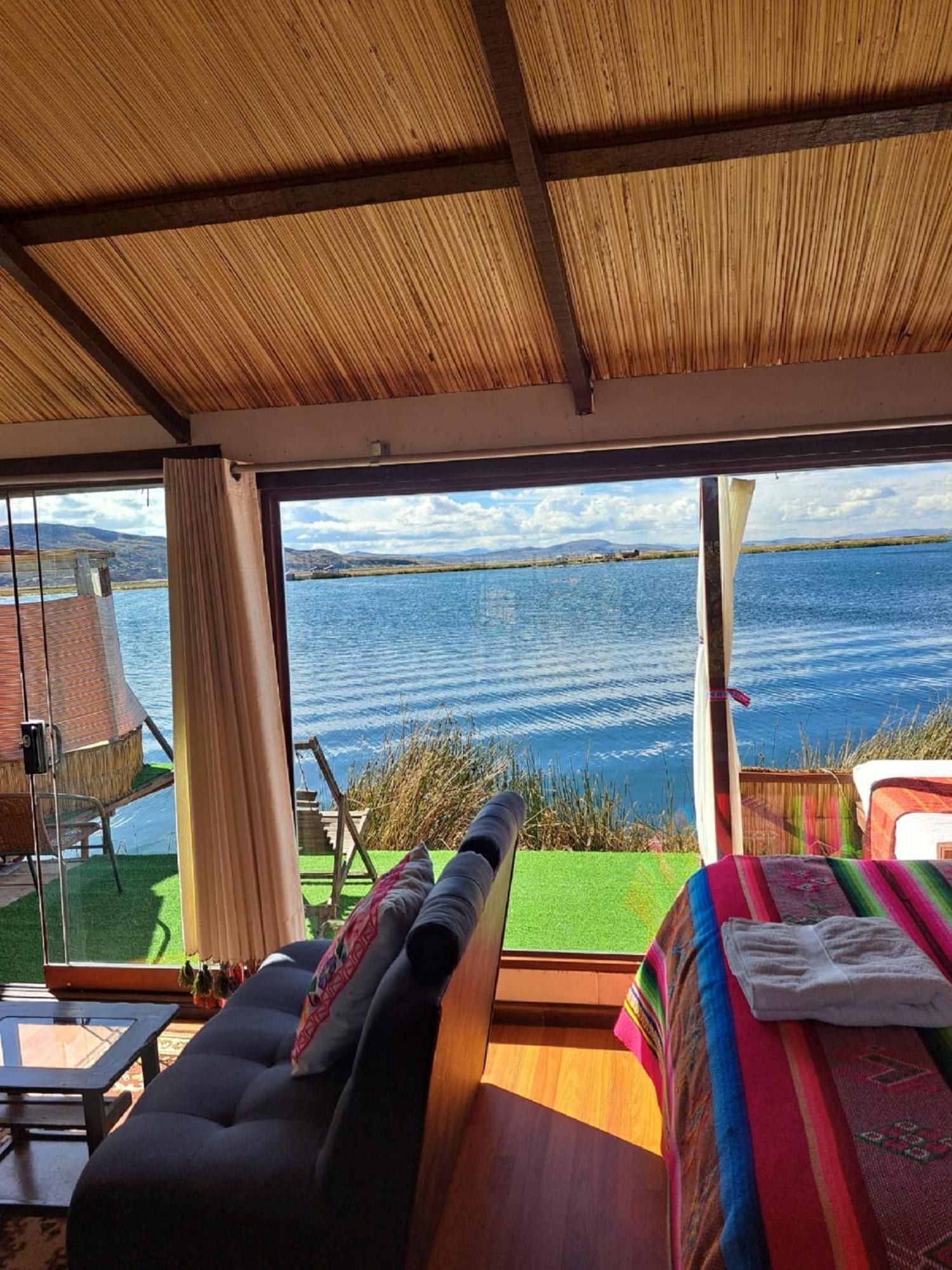 Uros Aruma-Uro On Uros Floating Islands Hotell Puno Exteriör bild